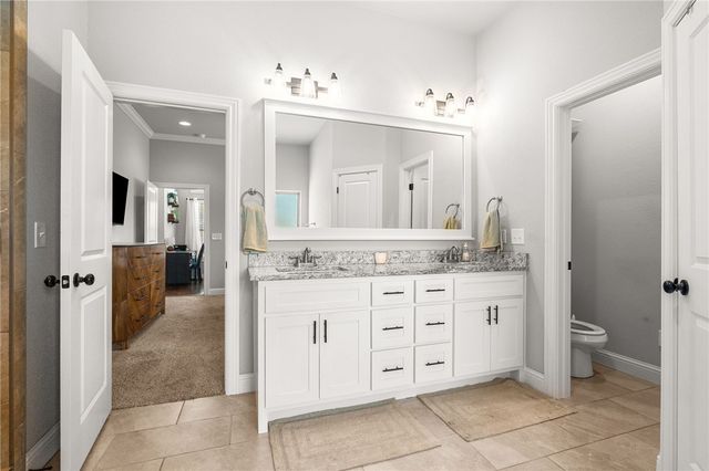 581 N Sabine Pass Road, Fayetteville, AR 72704