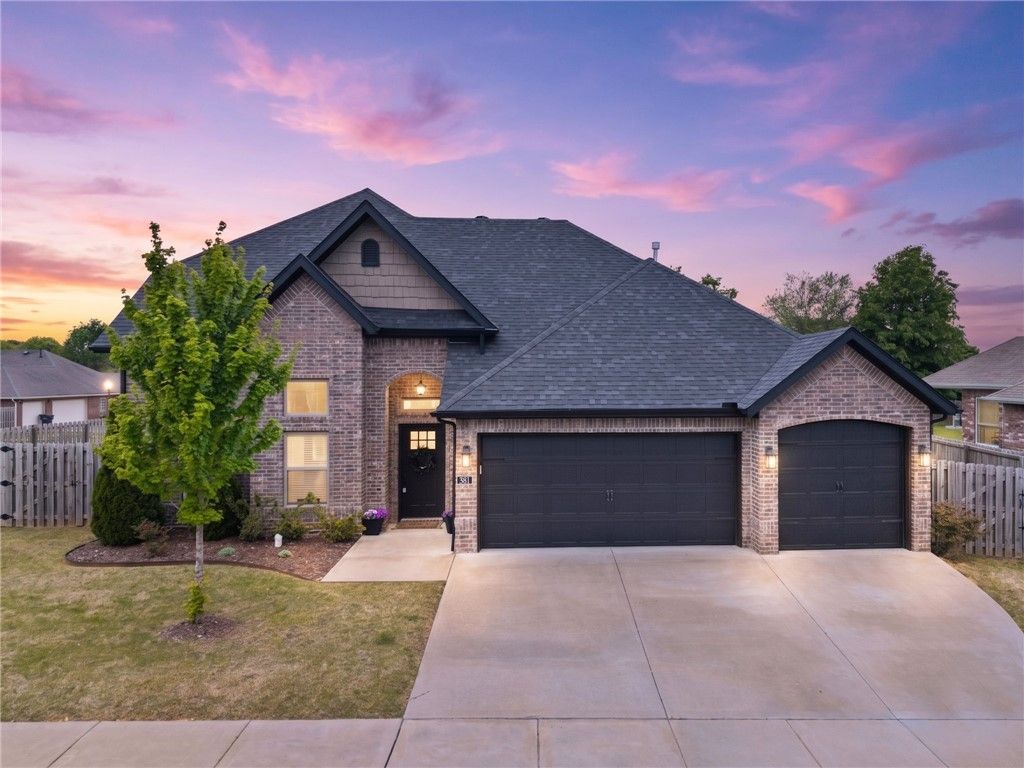 581 N Sabine Pass Road, Fayetteville, AR 72704