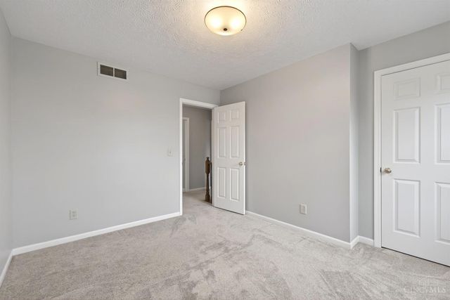 40 Turnberry Court, Springboro, OH 45066