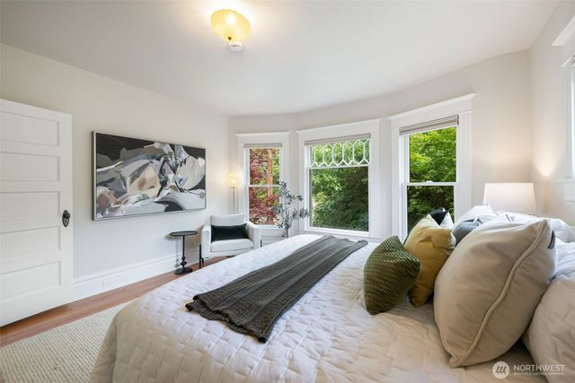 1715 E Mercer Street, Seattle, WA 98112