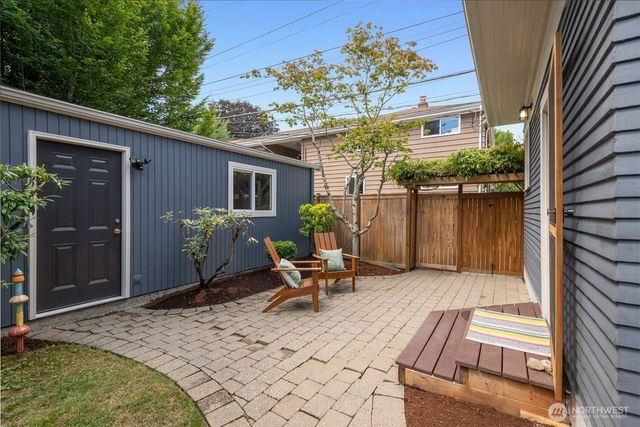 1715 E Mercer Street, Seattle, WA 98112