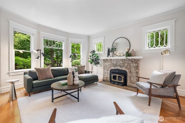 1715 E Mercer Street, Seattle, WA 98112