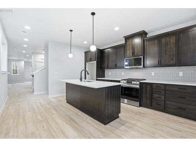 4668 Se 2ND St, Gresham, OR 97080