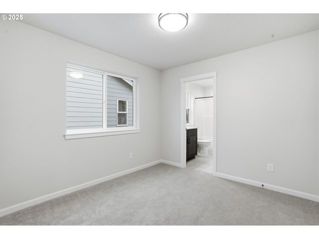 4668 Se 2ND St, Gresham, OR 97080