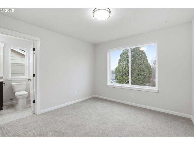 4668 Se 2ND St, Gresham, OR 97080