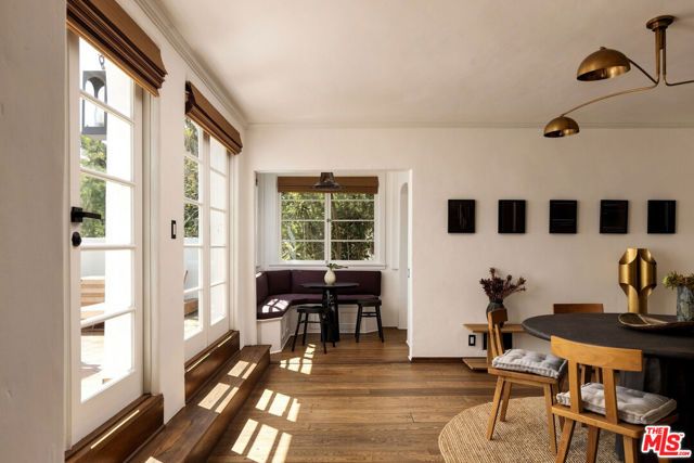 8855 St Ives Drive, Los Angeles, CA 90069