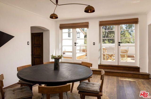 8855 St Ives Drive, Los Angeles, CA 90069