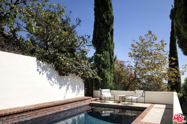 8855 St Ives Drive, Los Angeles, CA 90069