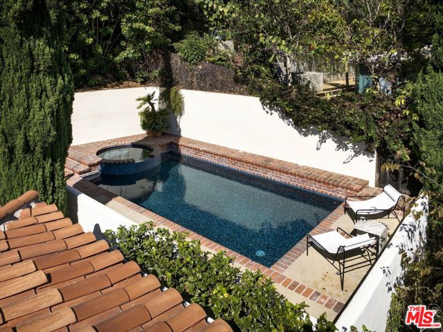 8855 St Ives Drive, Los Angeles, CA 90069