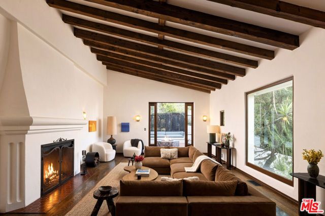 8855 St Ives Drive, Los Angeles, CA 90069