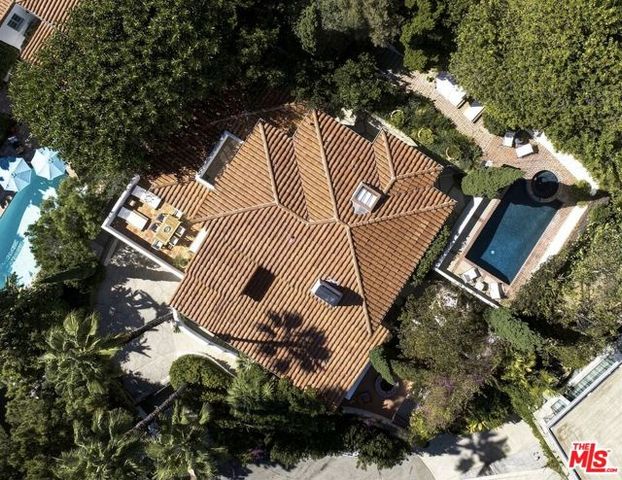 8855 St Ives Drive, Los Angeles, CA 90069