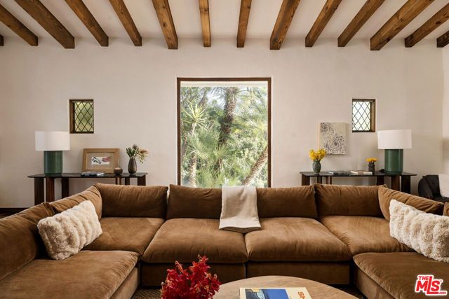 8855 St Ives Drive, Los Angeles, CA 90069