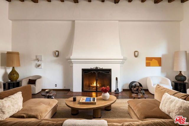 8855 St Ives Drive, Los Angeles, CA 90069