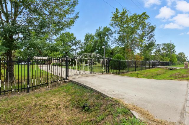 368 County Road 4891, Dayton, TX 77535