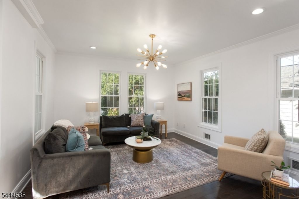 8 Franklin Pl, Montclair Twp., NJ 07042 — photo 5