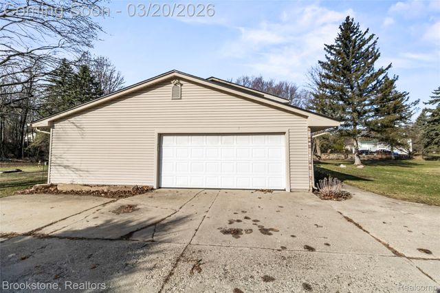 3955 Morgan Road, Orion Charter Township, MI 48359
