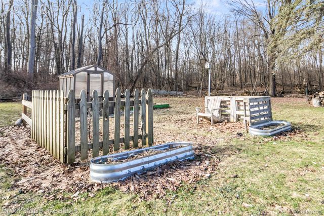 3955 Morgan Road, Orion Charter Township, MI 48359