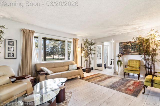 3955 Morgan Road, Orion Charter Township, MI 48359