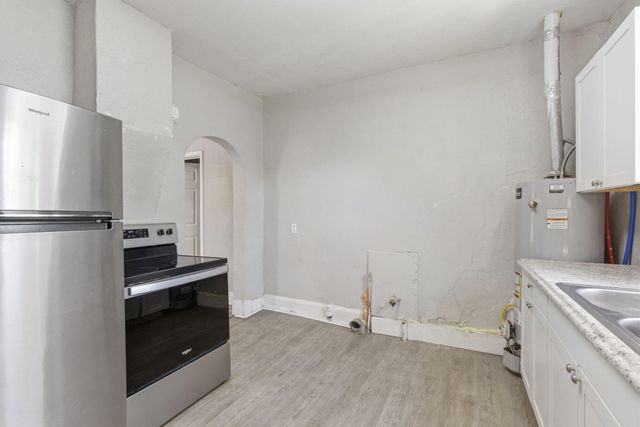2604 W Calhoun Street, Springfield, MO 65802