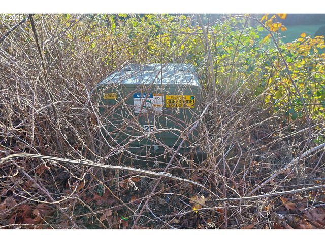 16 Bartleson 1418, Coos Bay, OR 97420