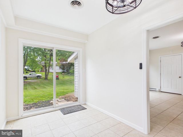 184 DEXTER DR, Martinsburg, WV 25405