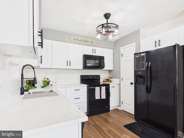 184 DEXTER DR, Martinsburg, WV 25405