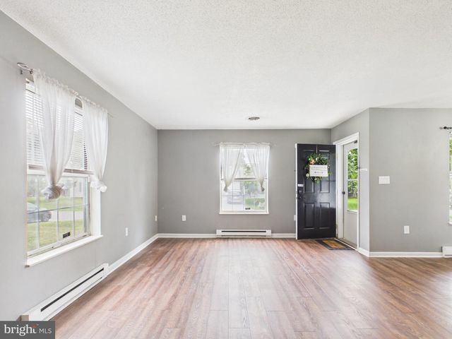 184 DEXTER DR, Martinsburg, WV 25405