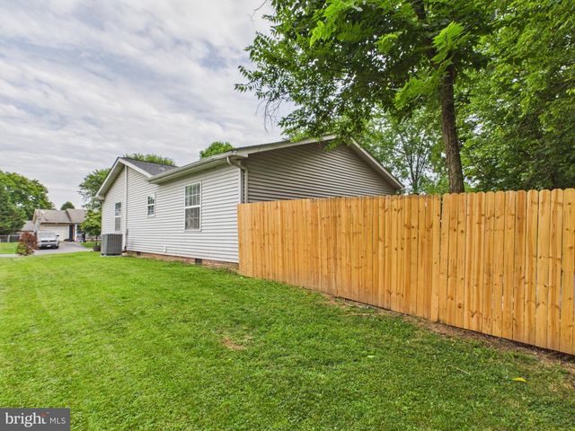 184 DEXTER DR, Martinsburg, WV 25405