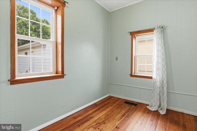 105 S ARTIZAN ST, Williamsport, MD 21795