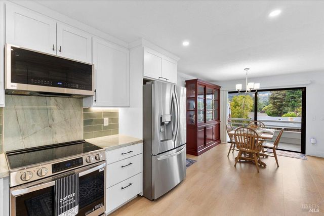 6850 Oakmont Dr, Santa Rosa, CA 95409