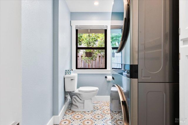 6850 Oakmont Dr, Santa Rosa, CA 95409