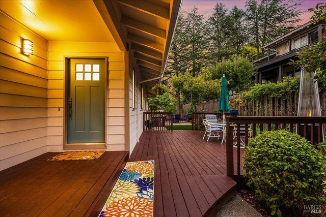 6850 Oakmont Dr, Santa Rosa, CA 95409