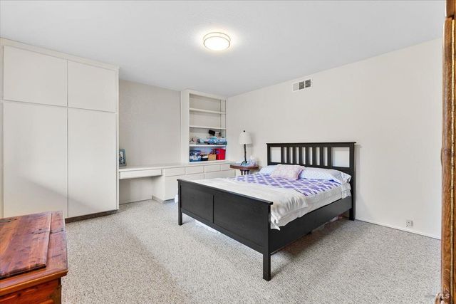 6850 Oakmont Dr, Santa Rosa, CA 95409