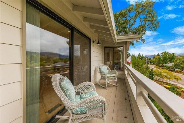 6850 Oakmont Dr, Santa Rosa, CA 95409