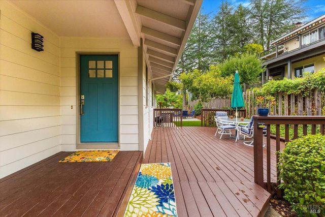 6850 Oakmont Dr, Santa Rosa, CA 95409