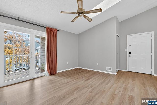 561 Holly Court, Mahwah, NJ 07430