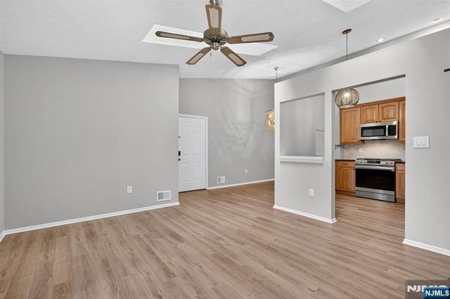 561 Holly Court, Mahwah, NJ 07430