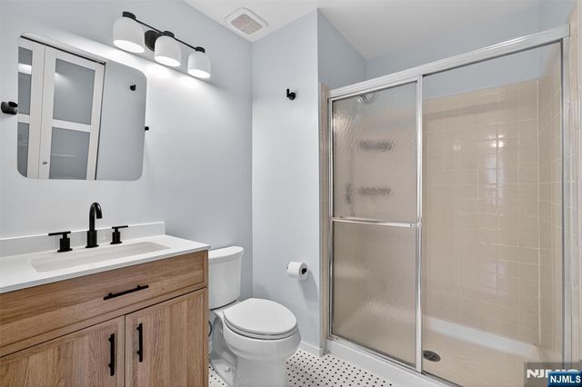 561 Holly Court, Mahwah, NJ 07430