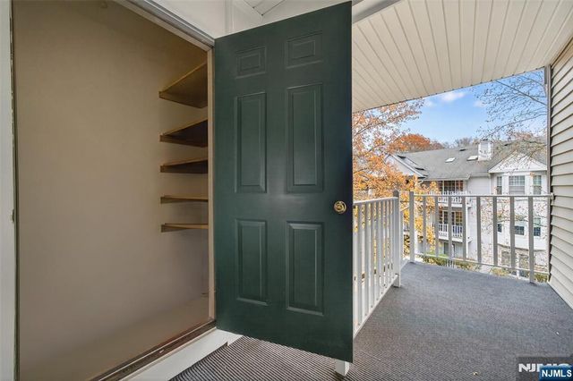 561 Holly Court, Mahwah, NJ 07430