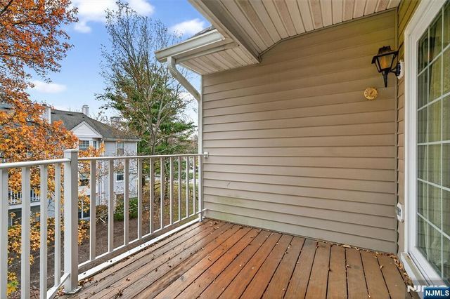 561 Holly Court, Mahwah, NJ 07430