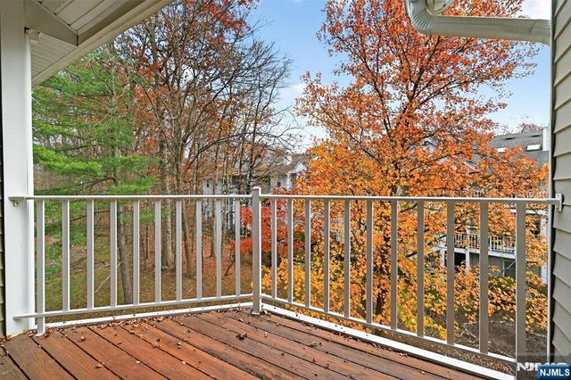 561 Holly Court, Mahwah, NJ 07430