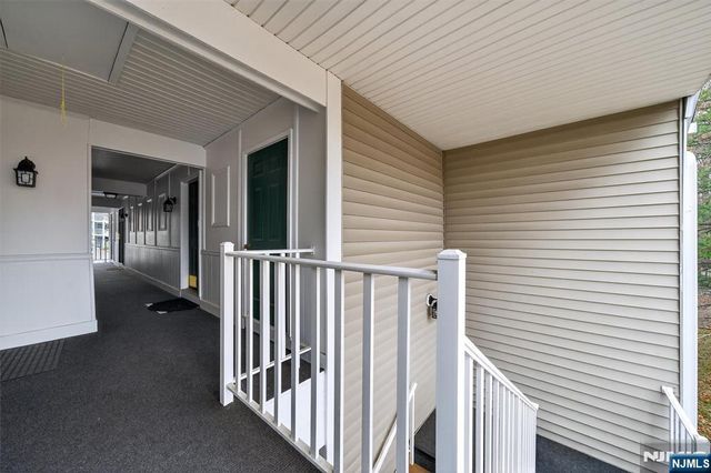 561 Holly Court, Mahwah, NJ 07430