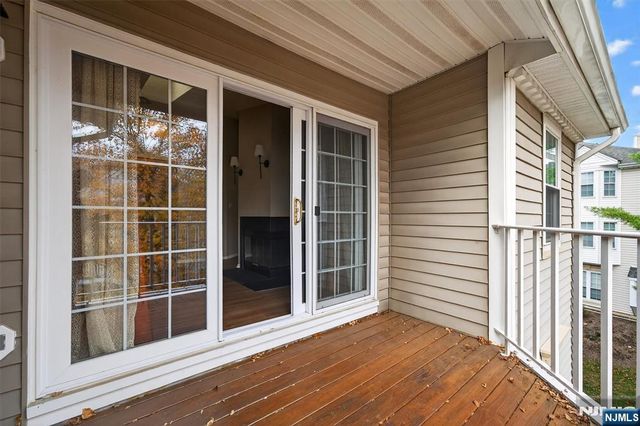 561 Holly Court, Mahwah, NJ 07430