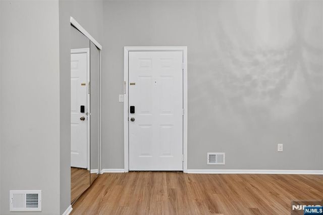 561 Holly Court, Mahwah, NJ 07430