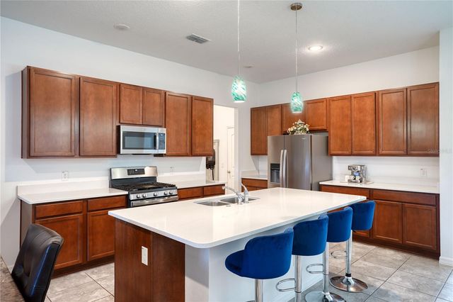 2052 EMERALD SPRINGS DRIVE, Apopka, FL 32712