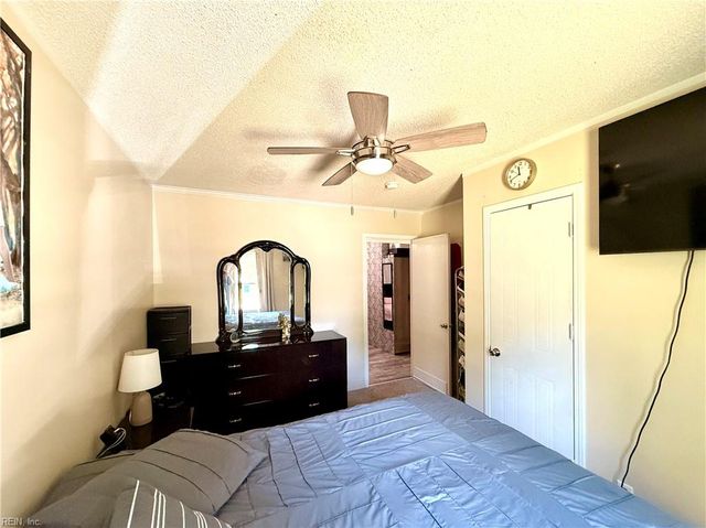 1256 Swallow DR, Virginia Beach, VA 23453