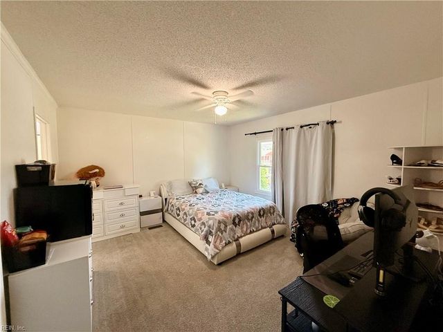 1256 Swallow DR, Virginia Beach, VA 23453