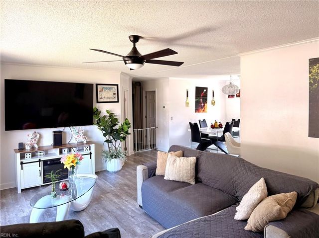 1256 Swallow DR, Virginia Beach, VA 23453