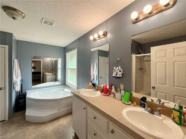 1256 Swallow DR, Virginia Beach, VA 23453
