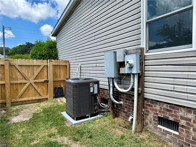 1256 Swallow DR, Virginia Beach, VA 23453